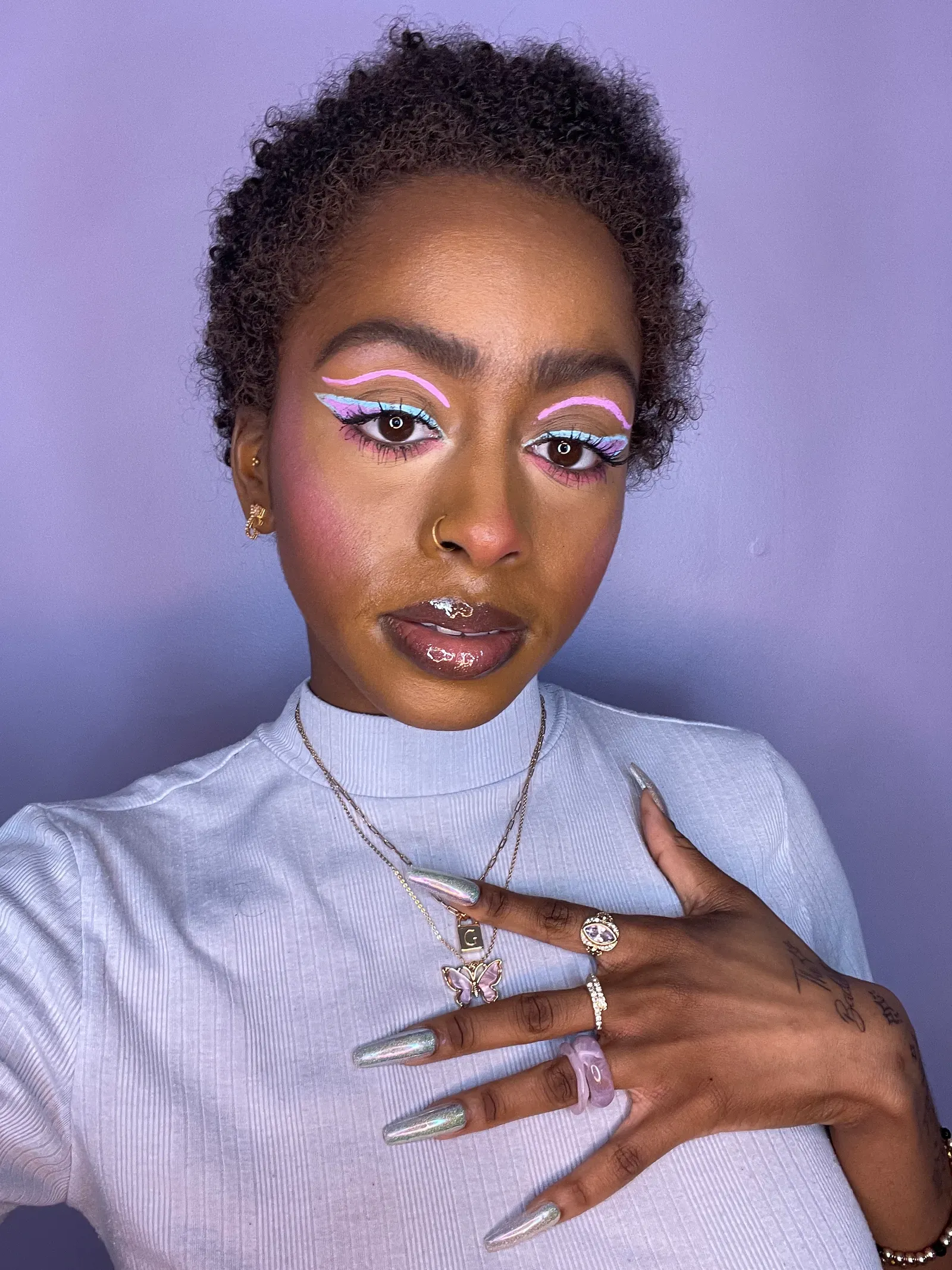 Menina de 5 anos é sucesso no TikTok ao fazer maquiagens artísticas – Nova  Mulher