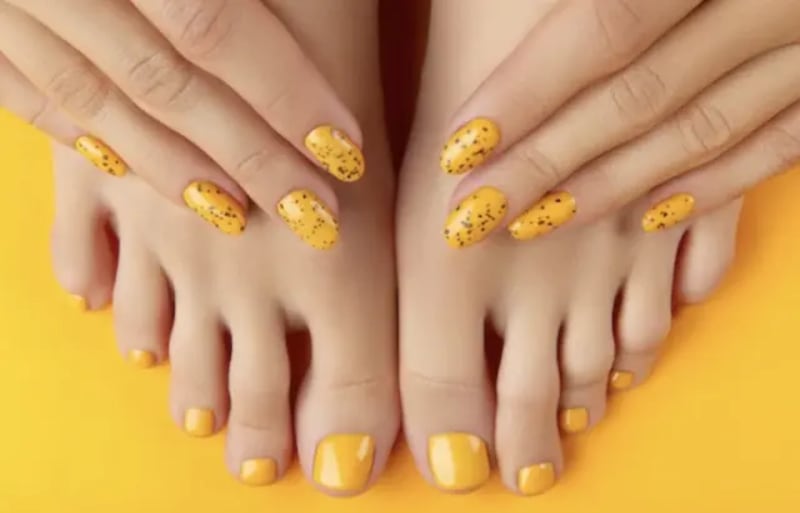 pedicure melão amarelo