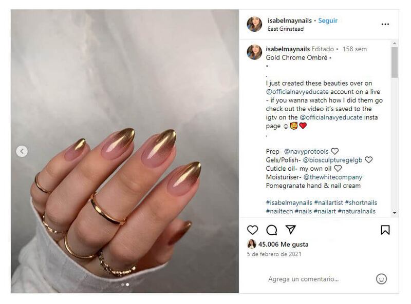 Las uñas chrombré son la última tendencia en cuanto a manicura para primavera-verano 2024