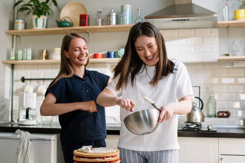 Amigas cozinha almoço