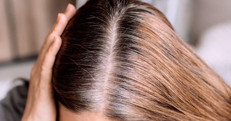 5 trucos para cubrir las canas de forma rápida y sin necesidad de ir a la peluquería