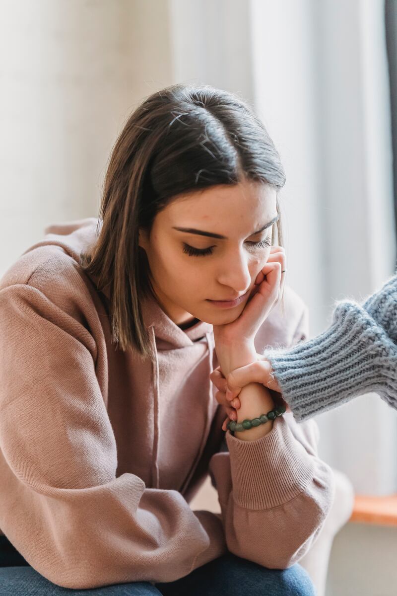 Filha se abre com a mãe sobre sua identidade, mas fica chateada com a resposta que recebeu