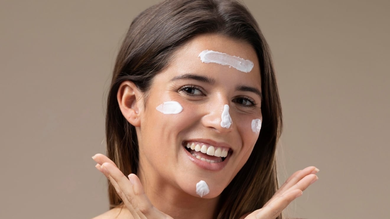 Máscara caseira para firmar a pele e eliminar facilmente as rugas faciais