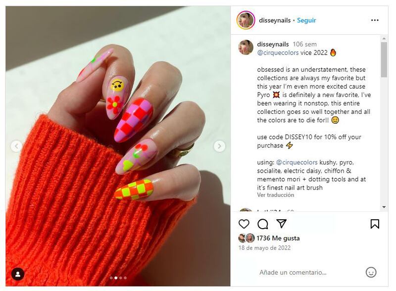 Las 'checkerboard nails' son la tendencia en cuanto a manicura más vibrante del verano