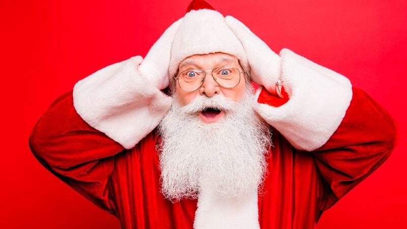 Negociantes le hacen peticiones especiales a Santa Claus.
