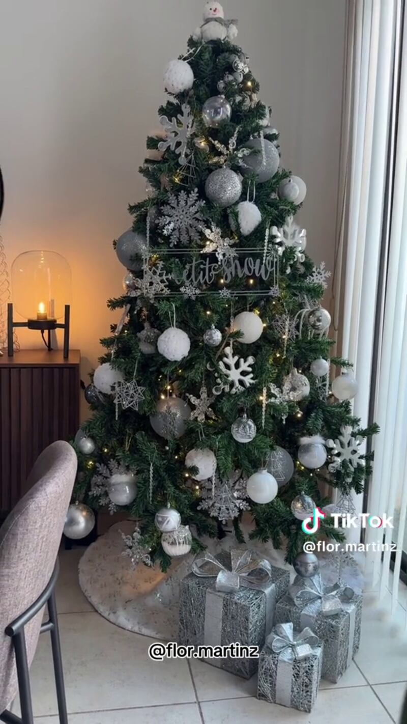 La diseñadora Flor Martínez compartió el truco para triunfar con la decoración del árbol de Navidad