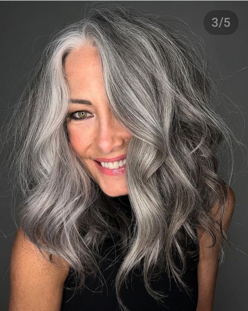 Cuidar do cabelo grisalho é mais fácil do que você imagina