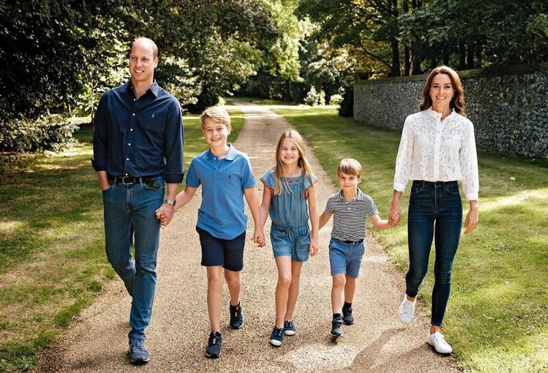 Príncipe William, George, Charlotte, Louis e Kate Middleton
Foto: @princeandprincessofwales