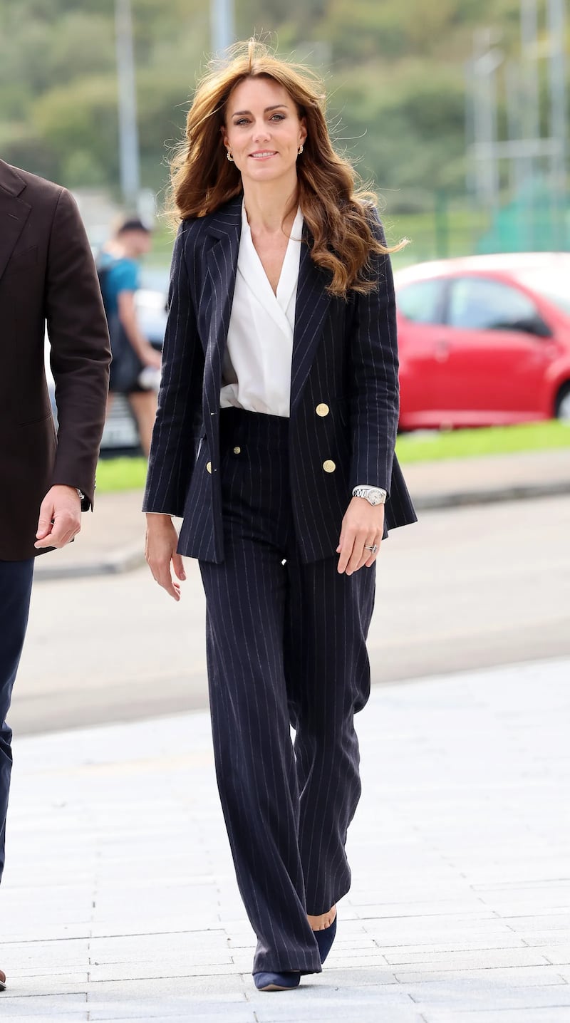 Kate Middleton traz um look bem poderoso e repete a produção na mesma semana