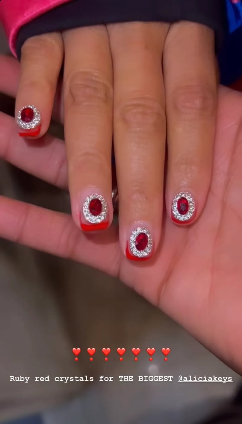 As unhas diferenciadas de Alicia Keys fizeram sucesso nessa última semana