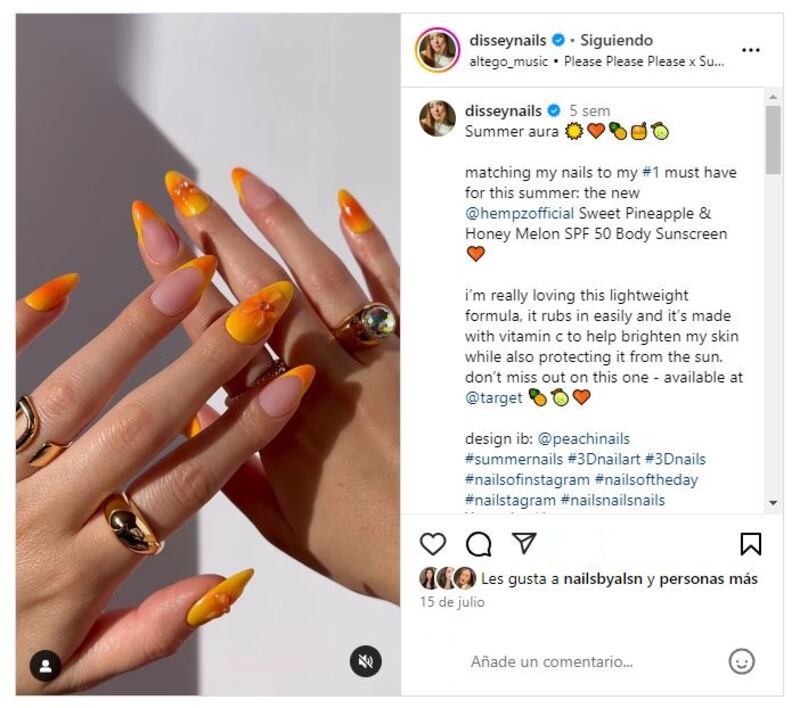 La manicura tropical es perfecta para lucir en la etapa culminante del verano